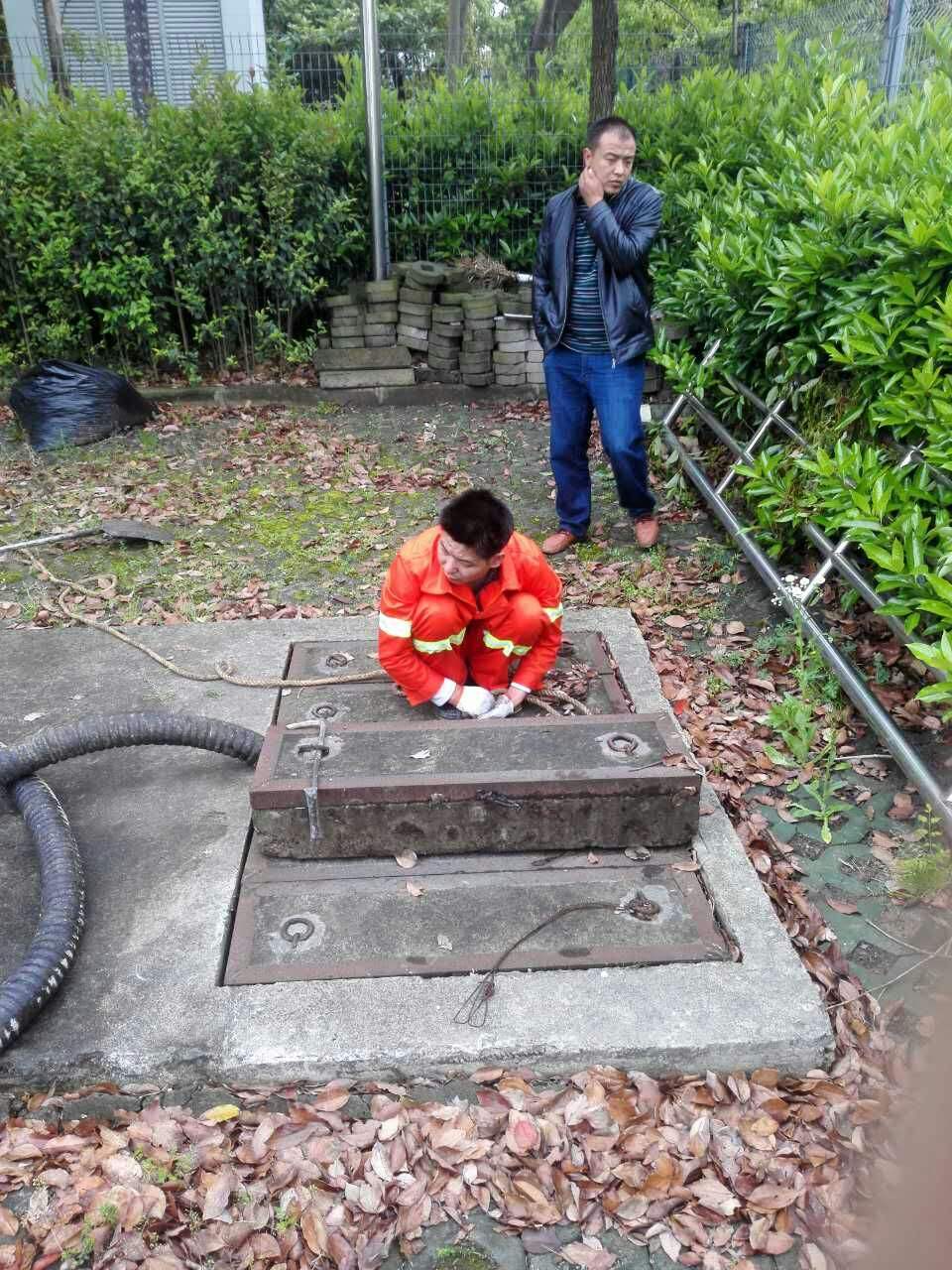 天柱吸污抽粪